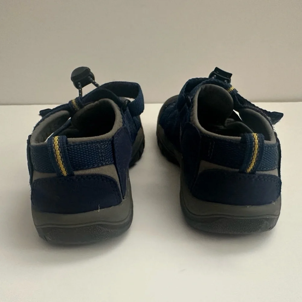 KEEN Kids’ Newport H2 Water Friendly Sandal Closed Toe Sandals